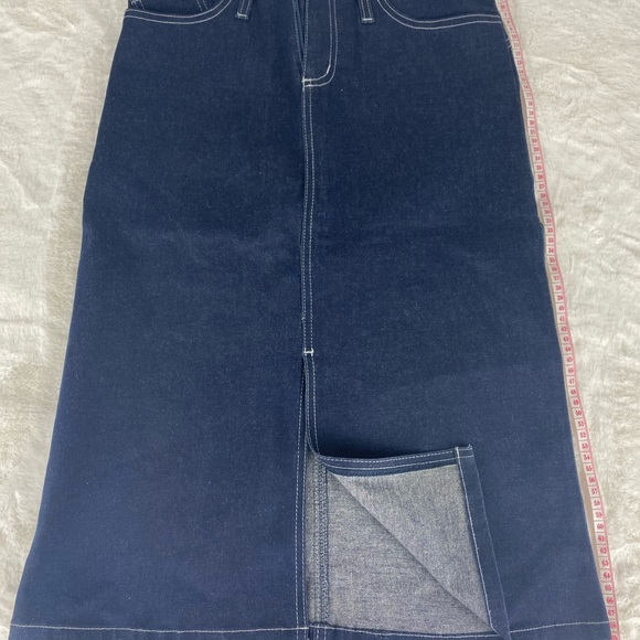 Denim pencil skirt - Picture 3 of 4